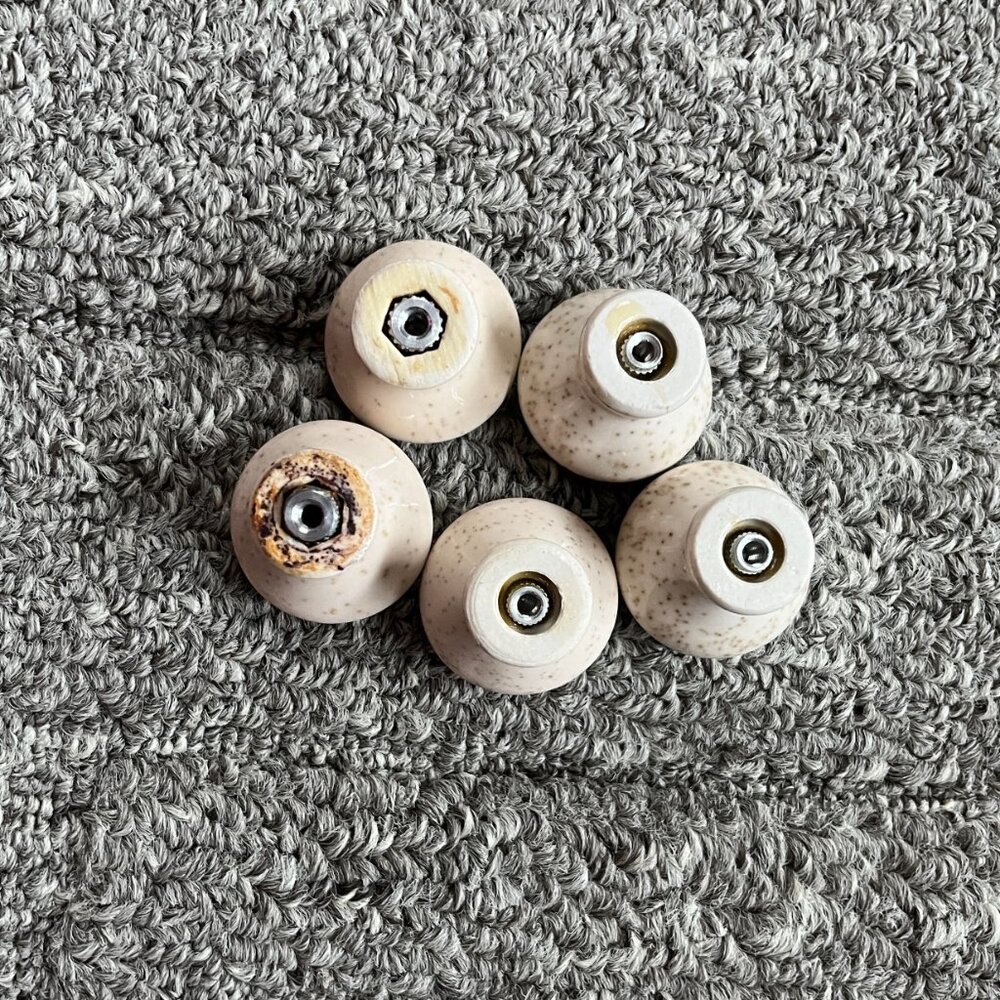 Vintage Set of 5 Ceramics Oatmeal Porcelain Mushroom Cabinet/ Drawer Knob Pull - Picture 4 of 7